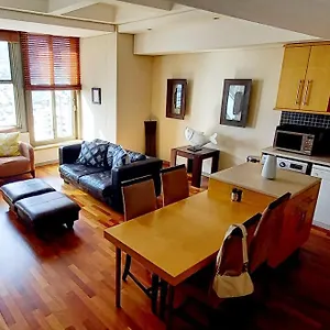https://luxurious-central-pool-views-19th-floor.hotels-capetown.com